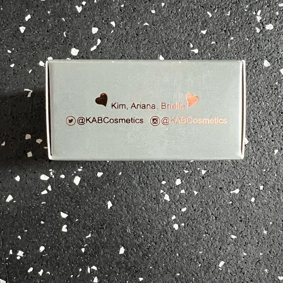 KAB COSMETICS | Translucent Setting Powder - Picture 4 of 4